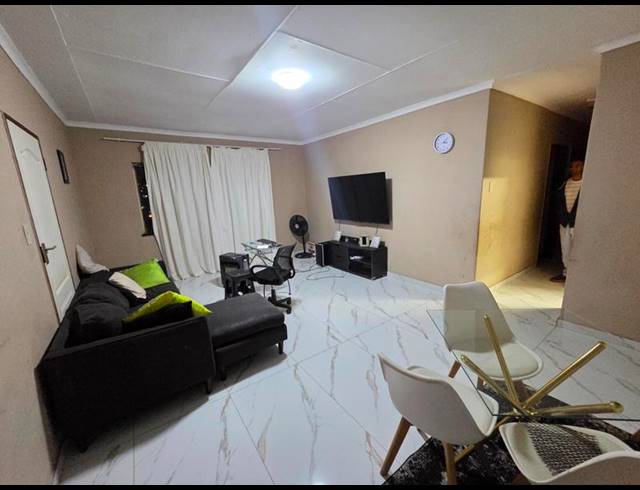 3 BEDROOM PROPERTY TO RENT IN LAUDIUM